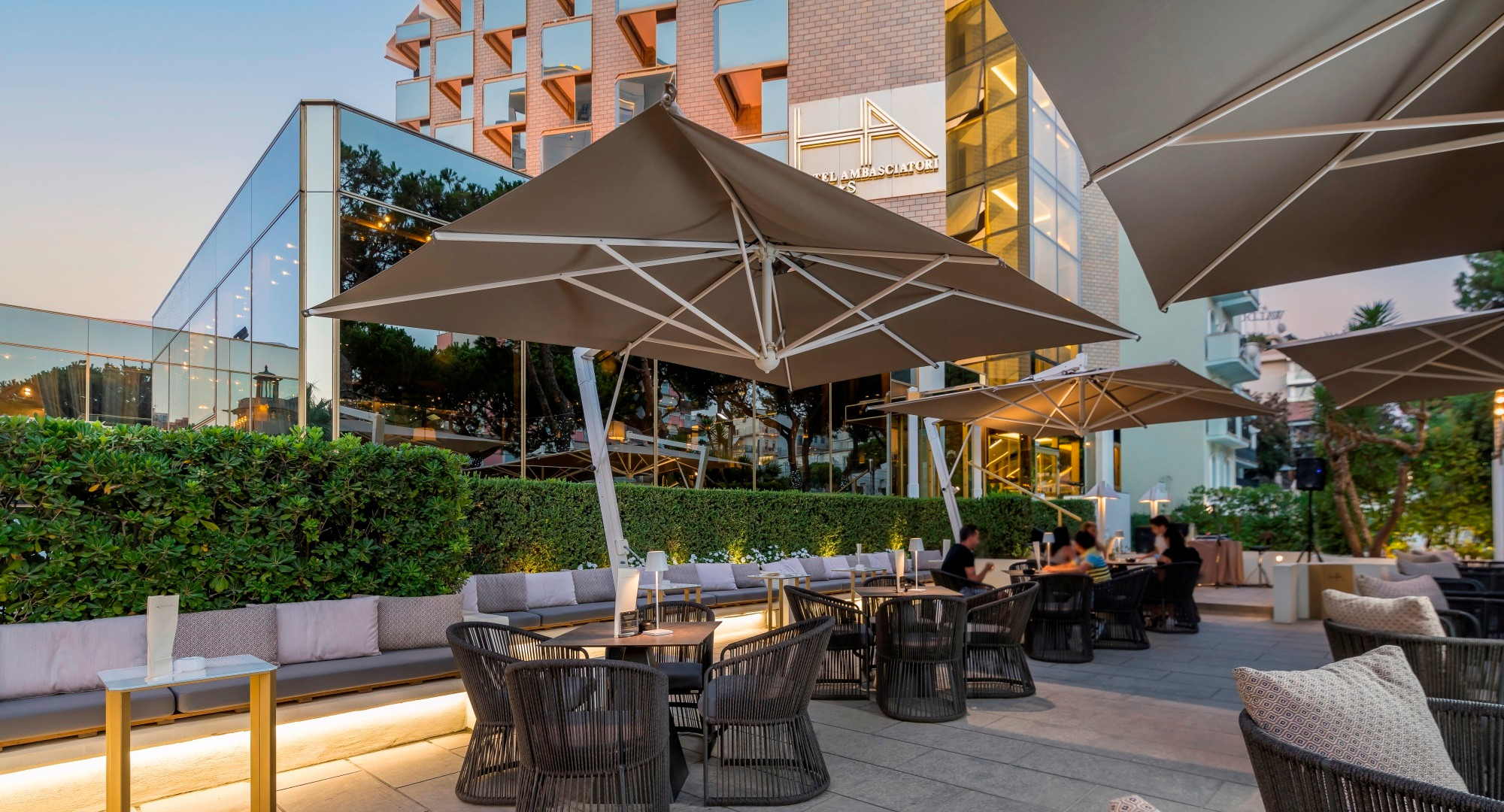 media.hotel_ambasciatori_rimini_american_bar_2000x1080