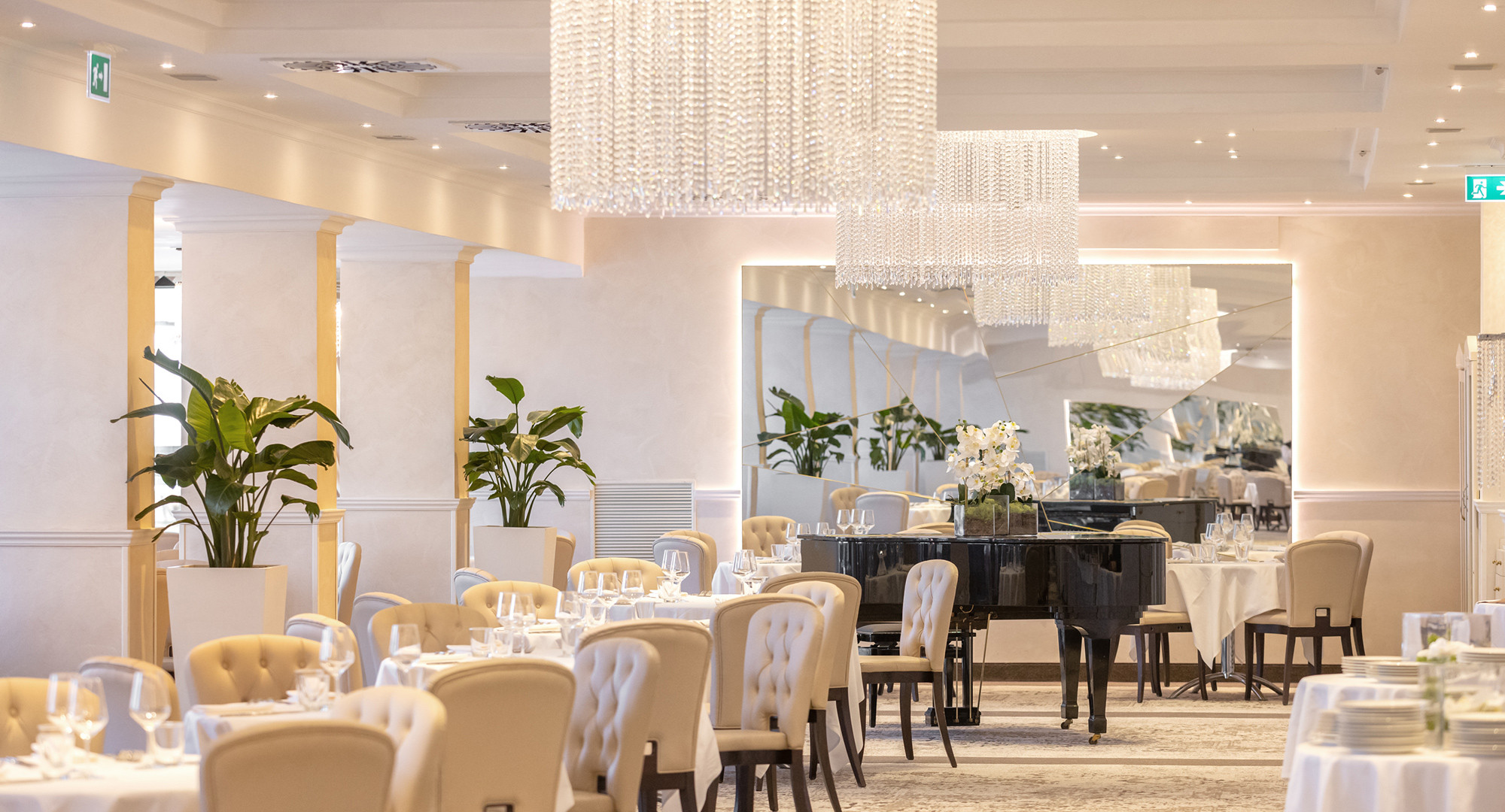 media.hotel_rimini_cena_gala_aziendale_ristorante_sporting_2000x1080