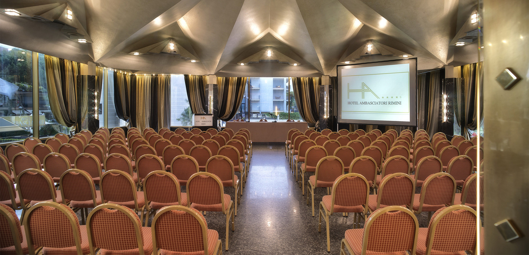media.hotel_ambasciatori_rimini_sala_congressi_meeting_quarzo_2000x964