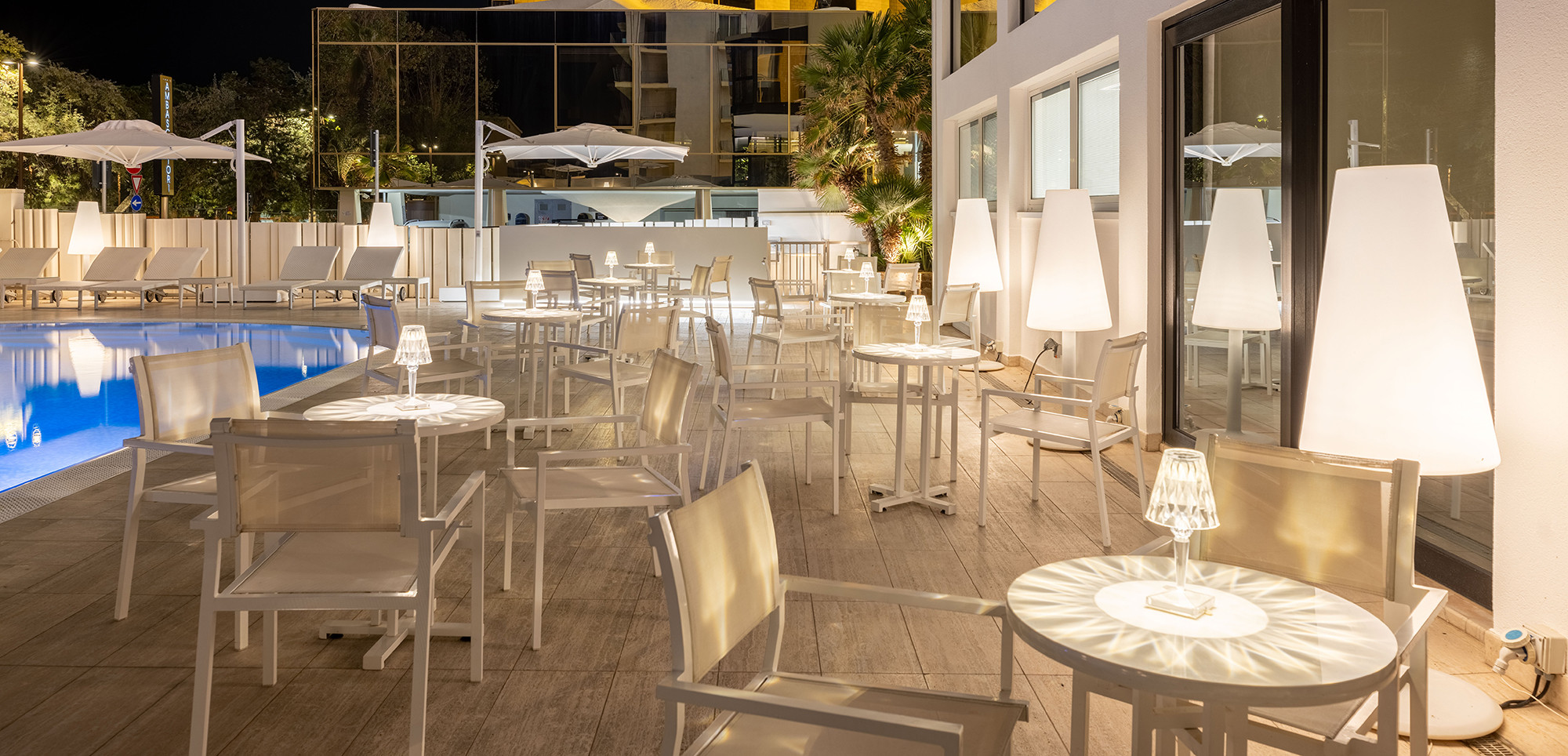 media.hotel_sporting_rimini_piscina_2000x964