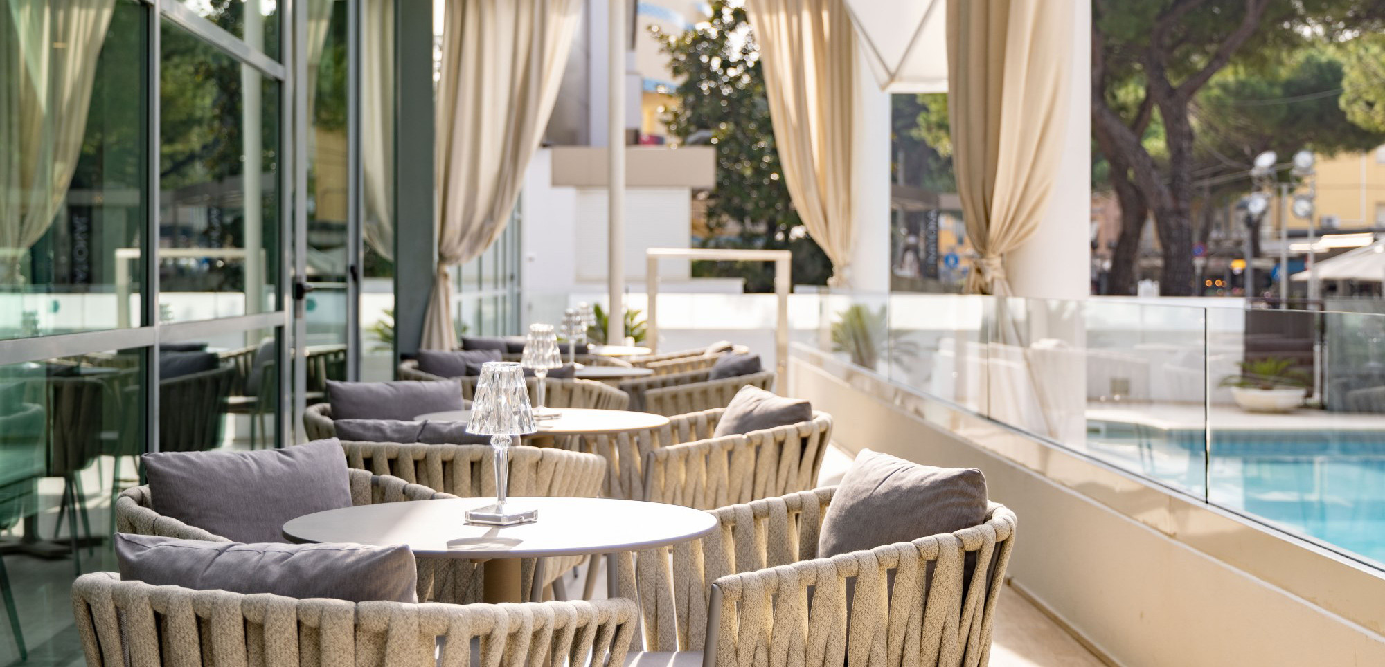 media.hotel_continental_rimini_terrazza_2000x964